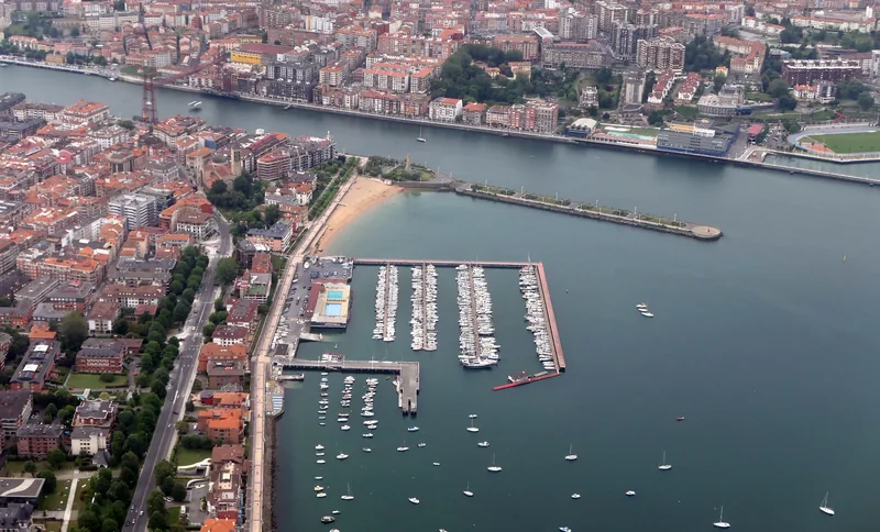 Costa de Getxo y puerto del Abra